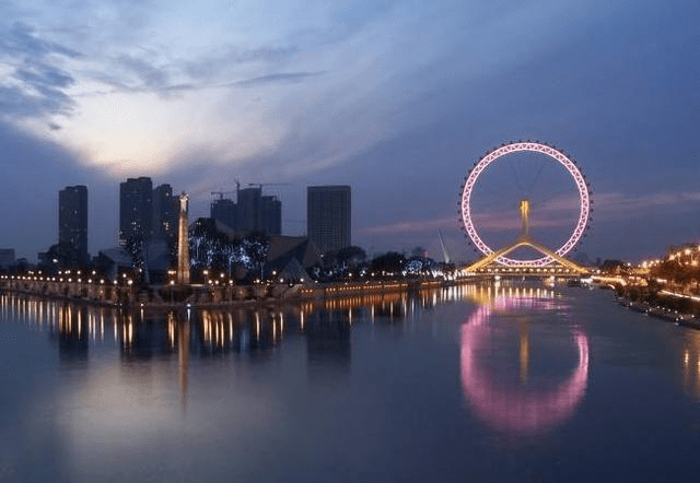 天津，友情、家庭与爱的温馨日常故事